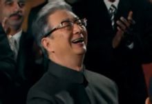 陈铎饰演的乔冠华在联大的标志性笑容